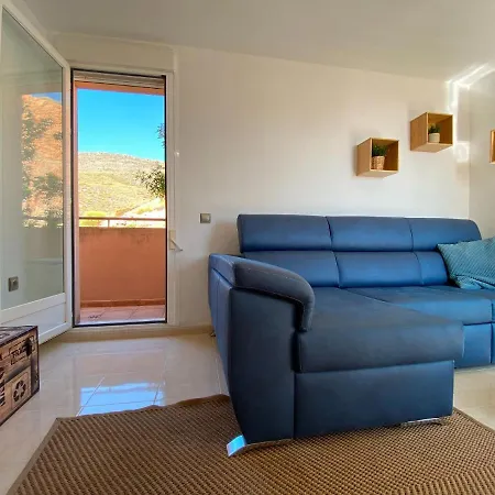 Mountain Nest Apartment *